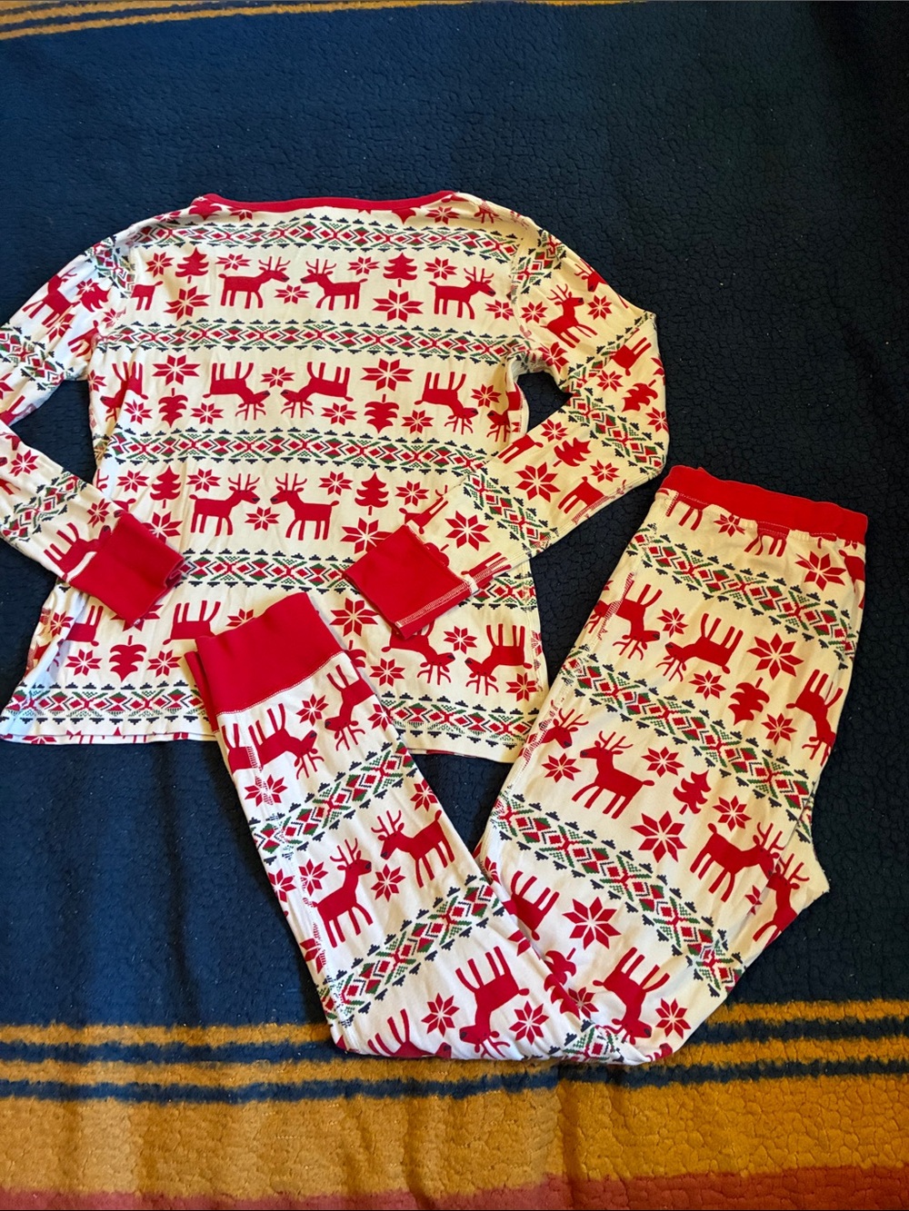 Hanna Andersson Red and Cream Reindeer Print Pajama Set - Picture 2 of 3